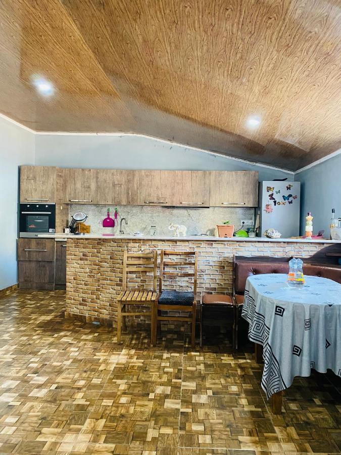 Mamuka'S Guesthouse Удабно Экстерьер фото